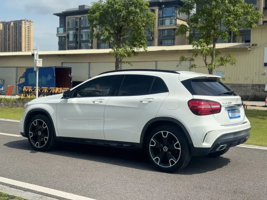 Mercedes-Benz GLA