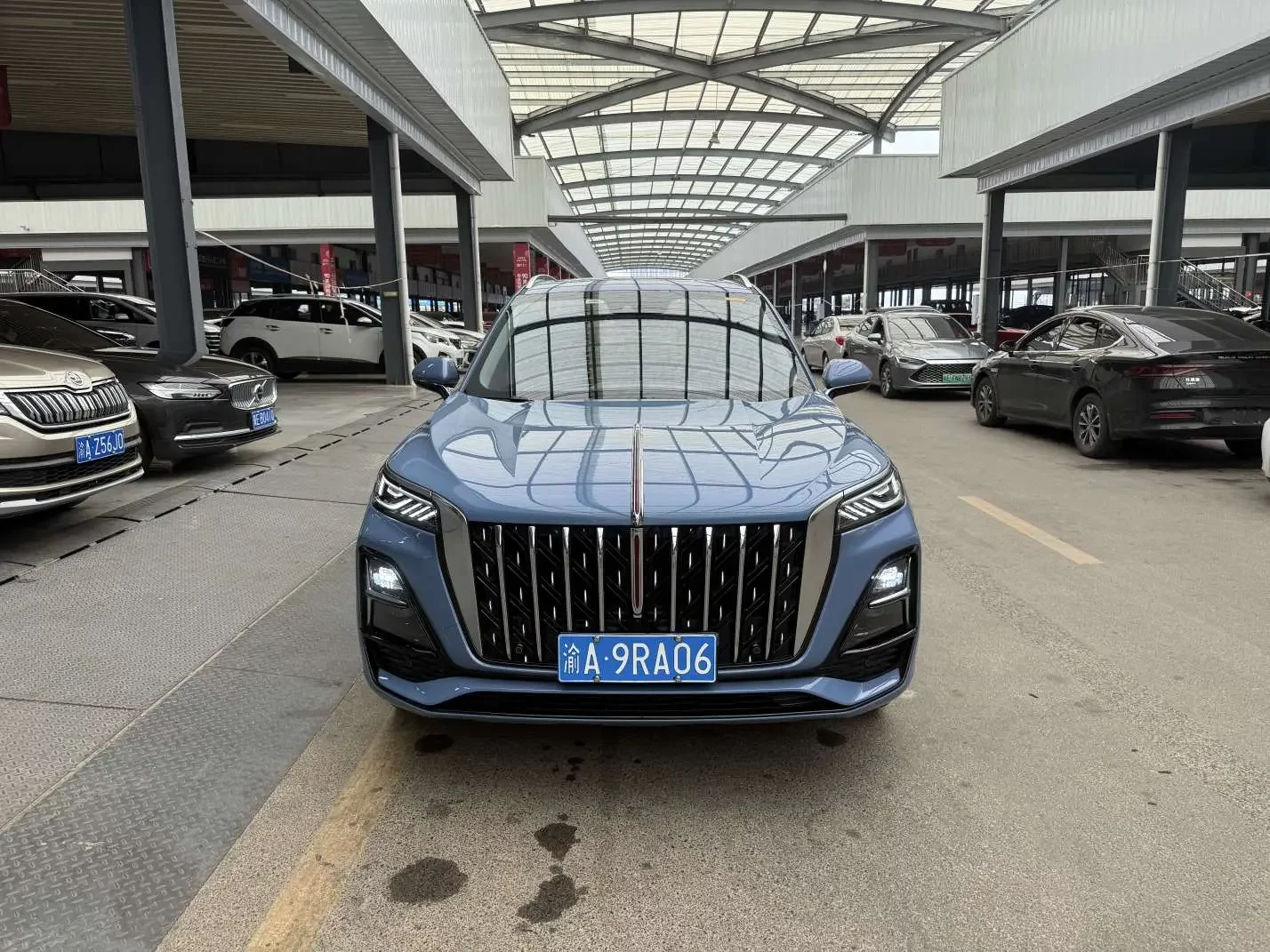 Hongqi HS5