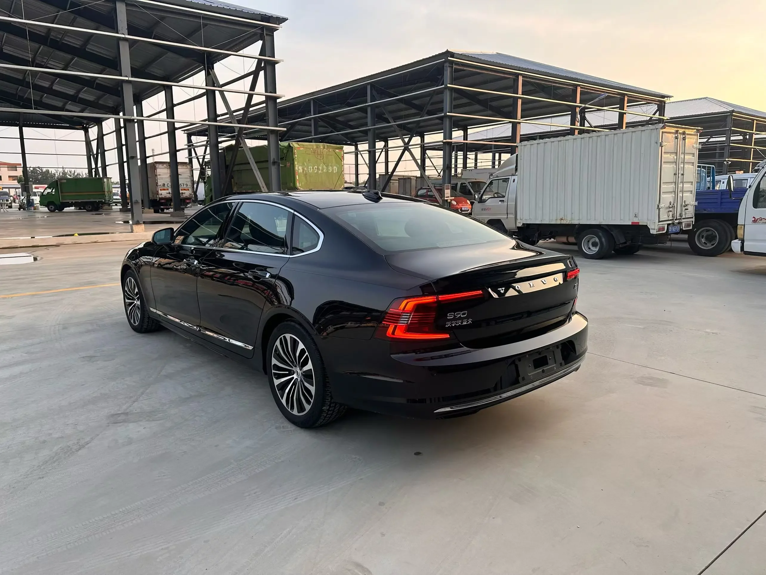 Volvo S90