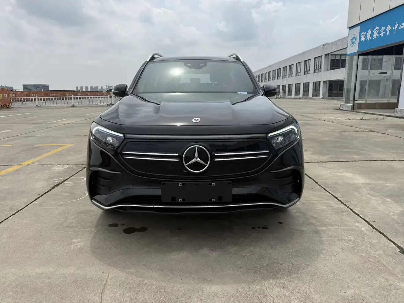 Mercedes-Benz EQB