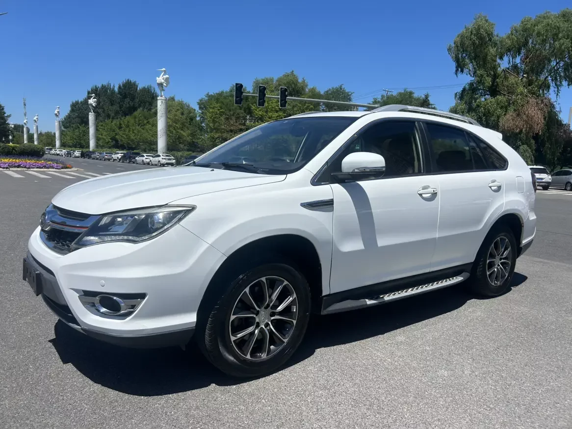 BYD S7