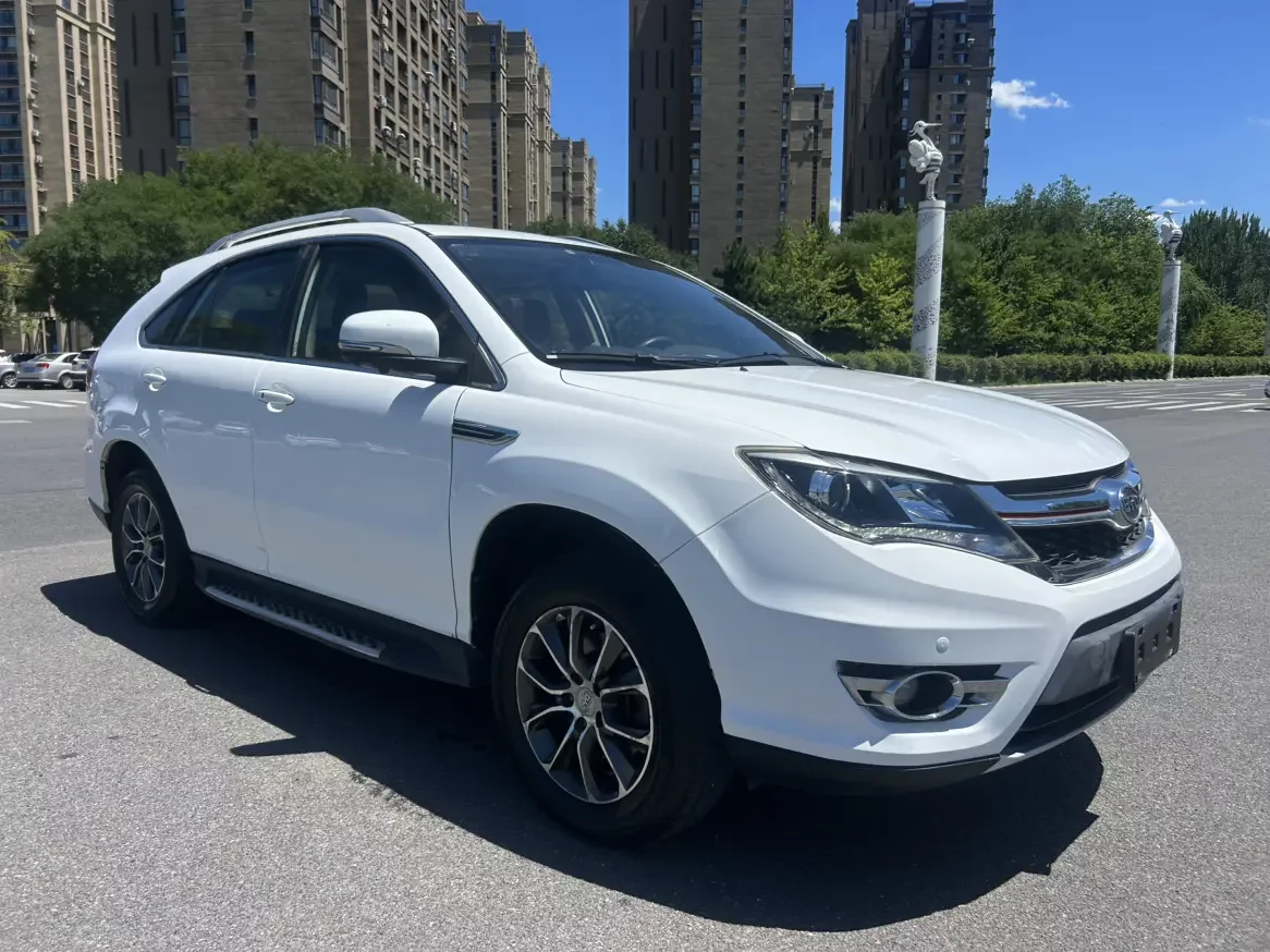 BYD S7