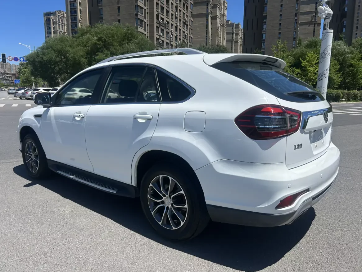 BYD S7