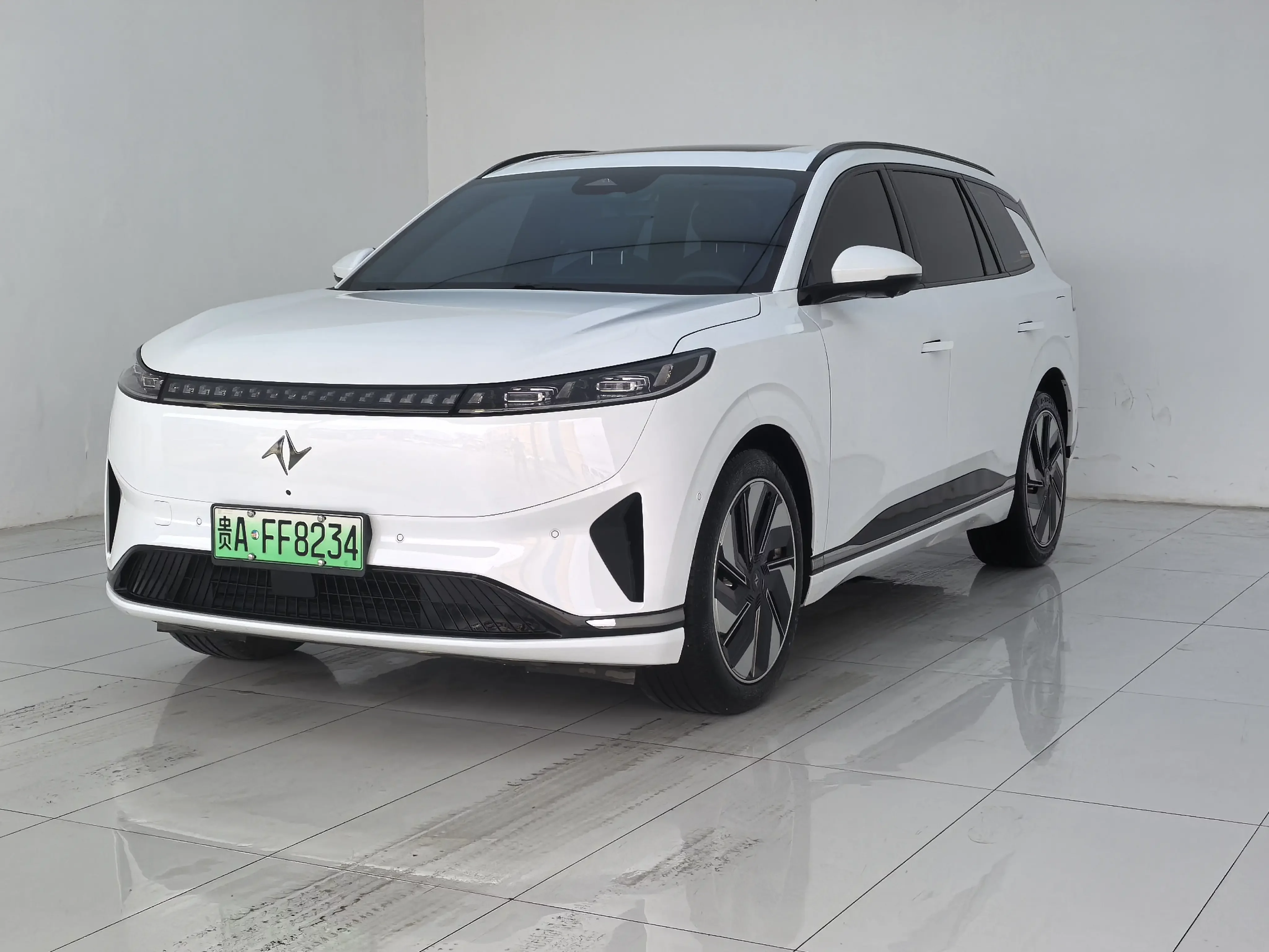 Dongfeng Yipai 008  из Китая