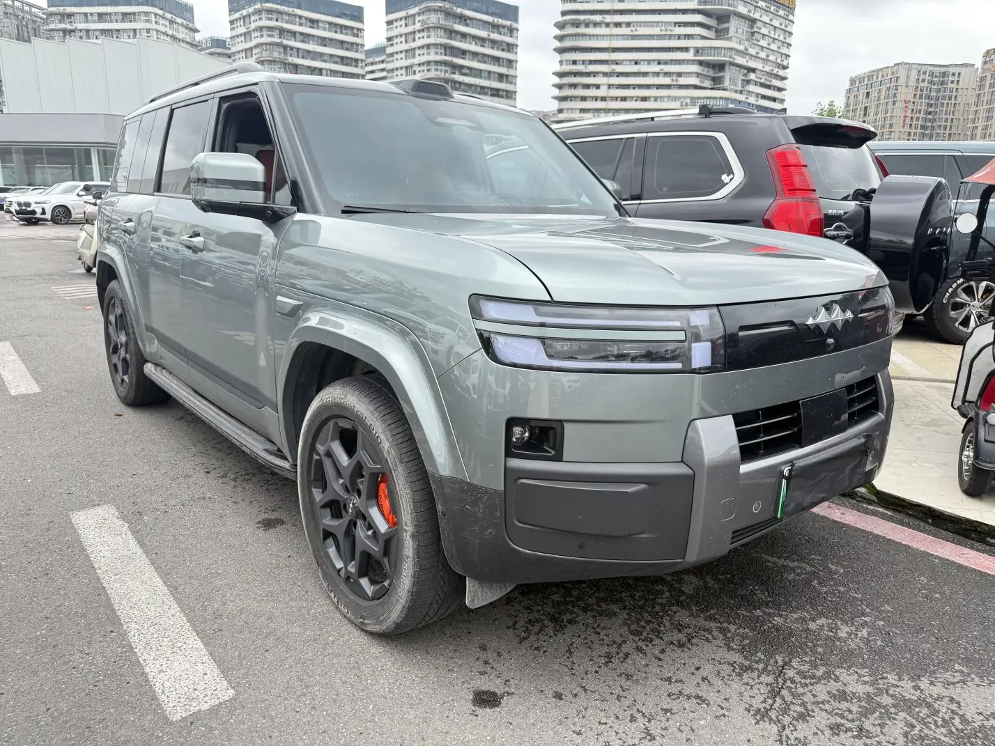 BYD Leopard Titanium 7 PHEV