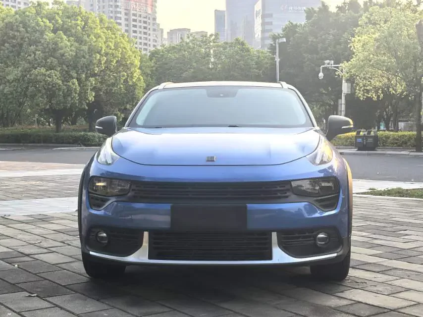 Lynk & Co 02
