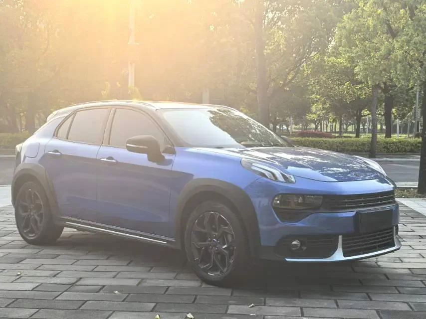 Lynk & Co 02