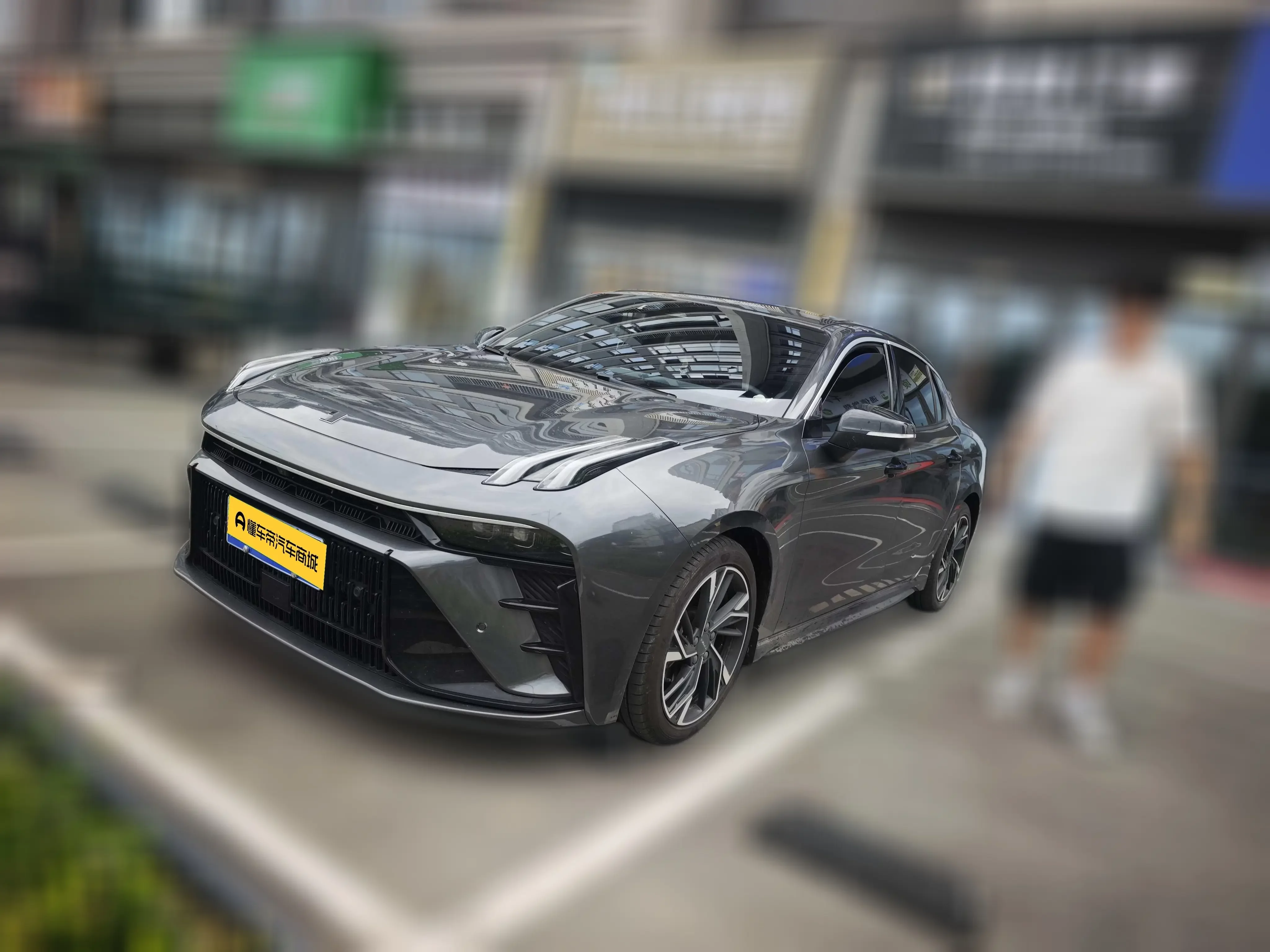 Lynk & Co 03