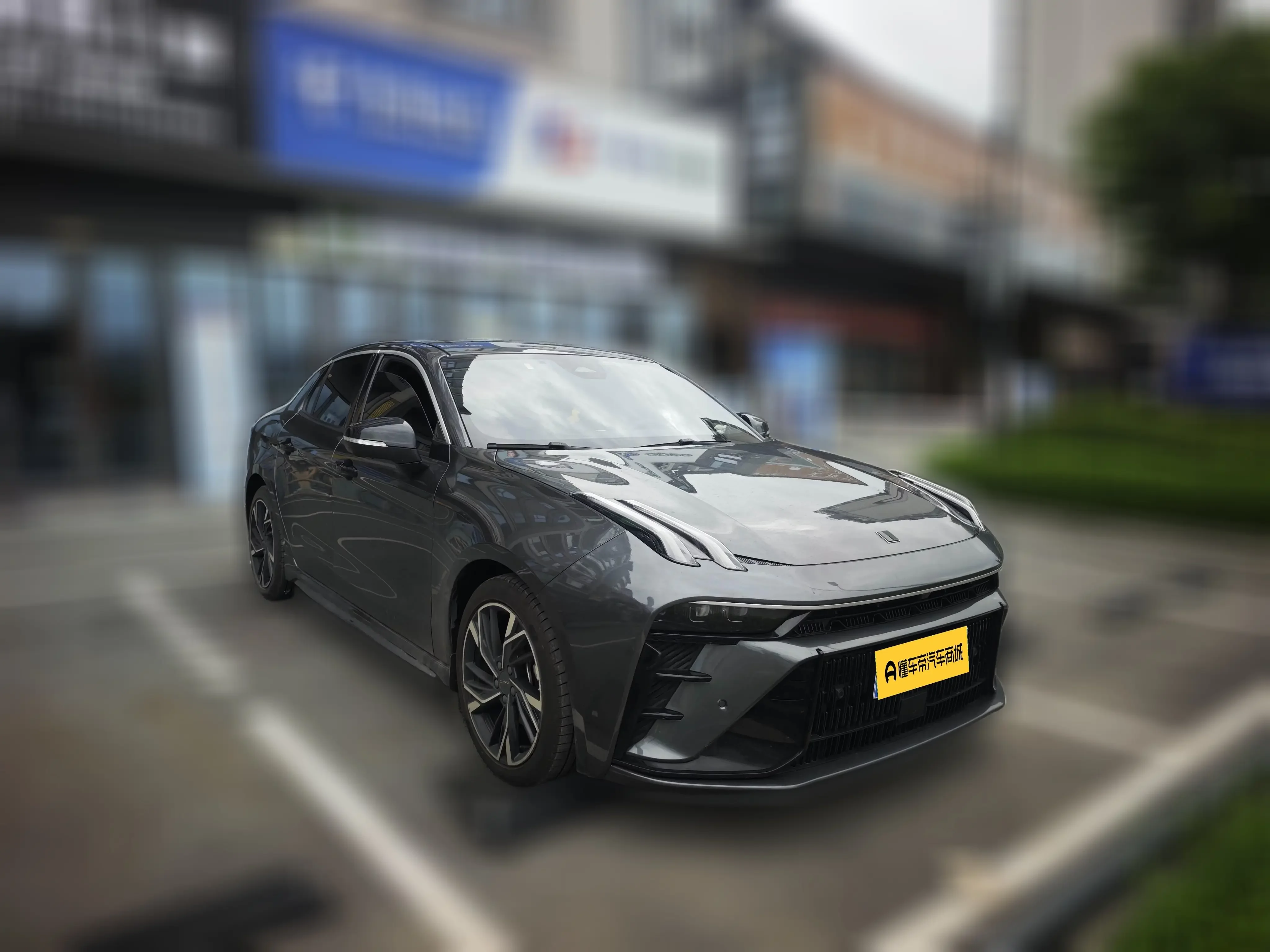 Lynk & Co 03