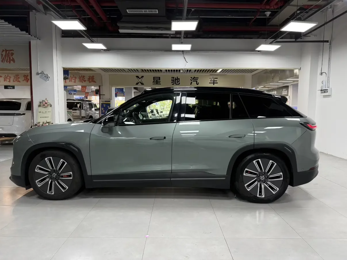 NIO ES7