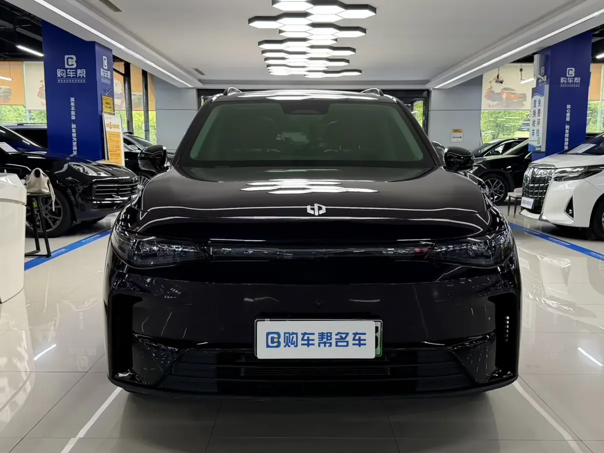 Leapmotor C16