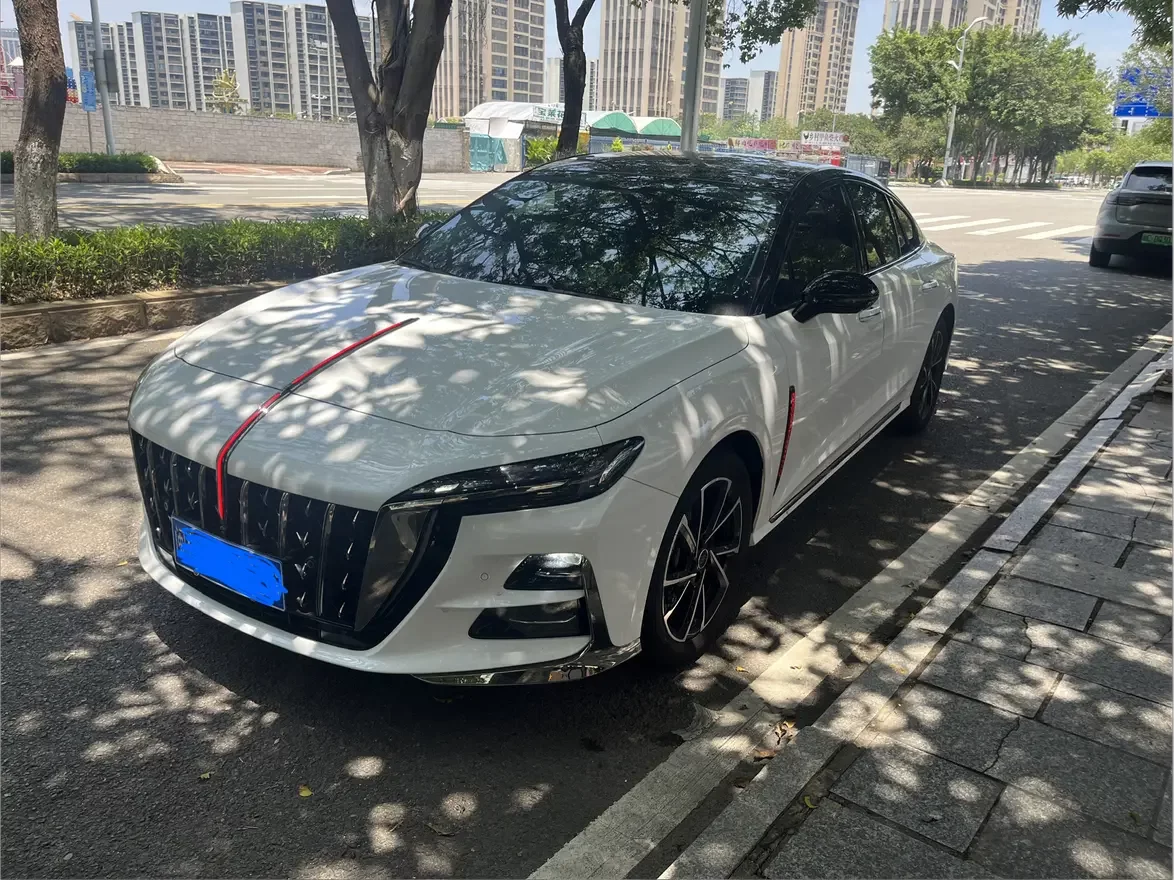 Hongqi H6