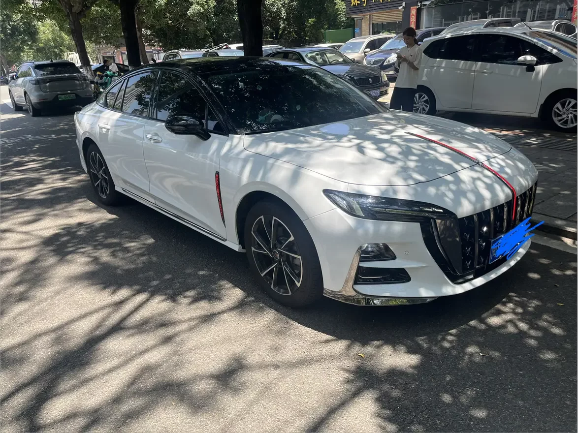 Hongqi H6