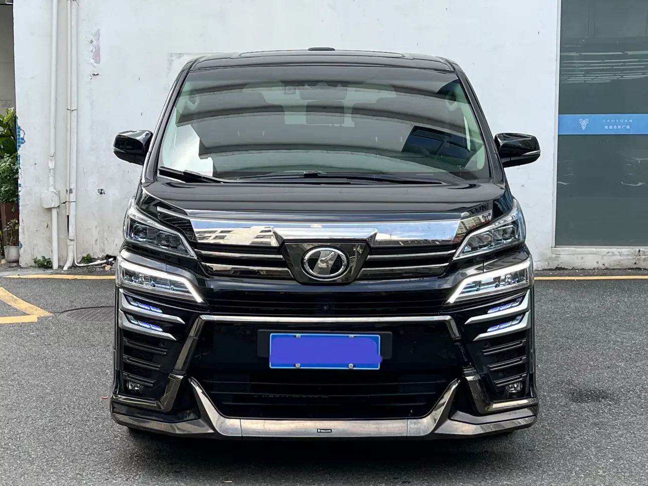 Toyota Crown Wellfire