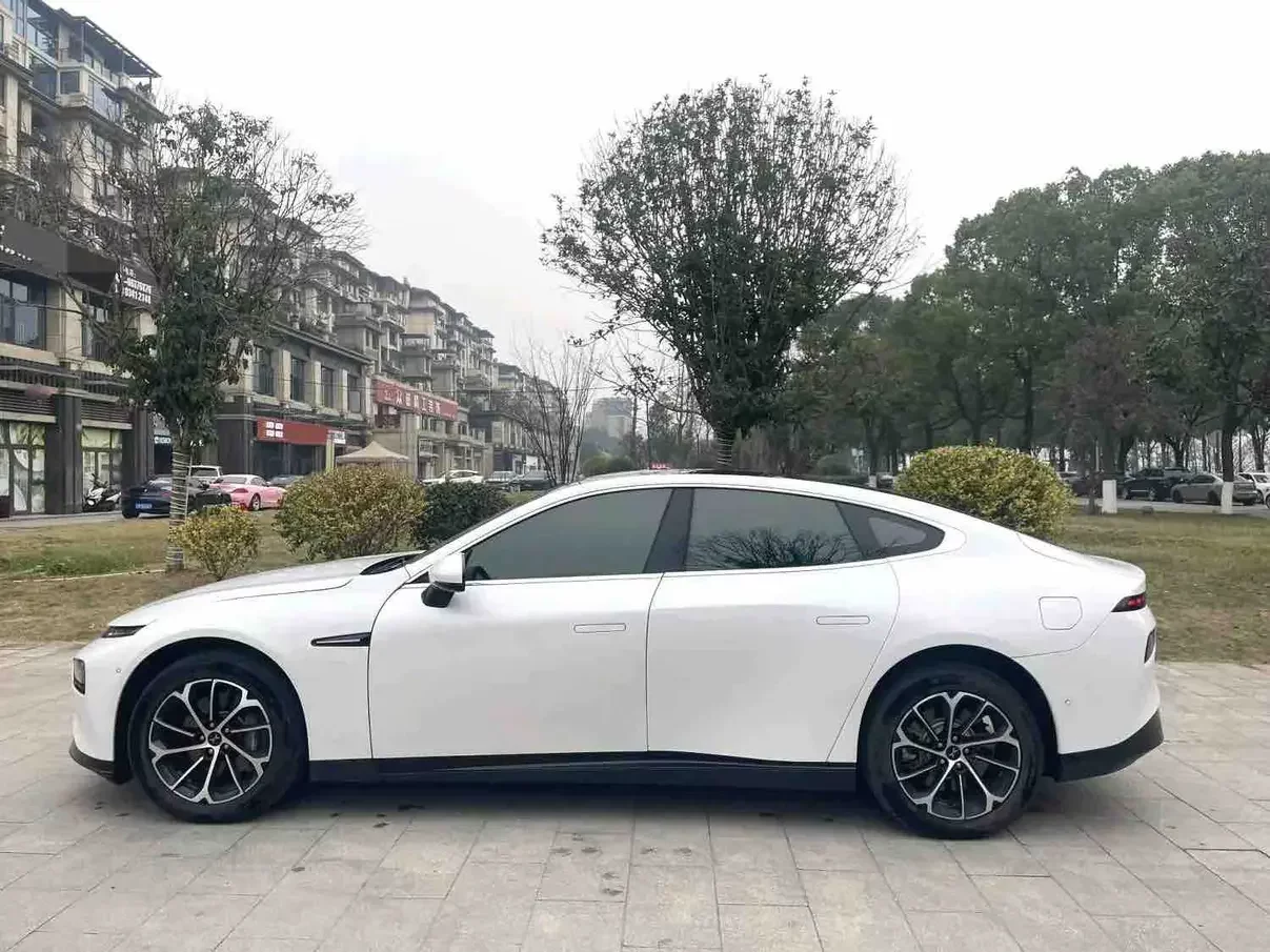 Xpeng P7