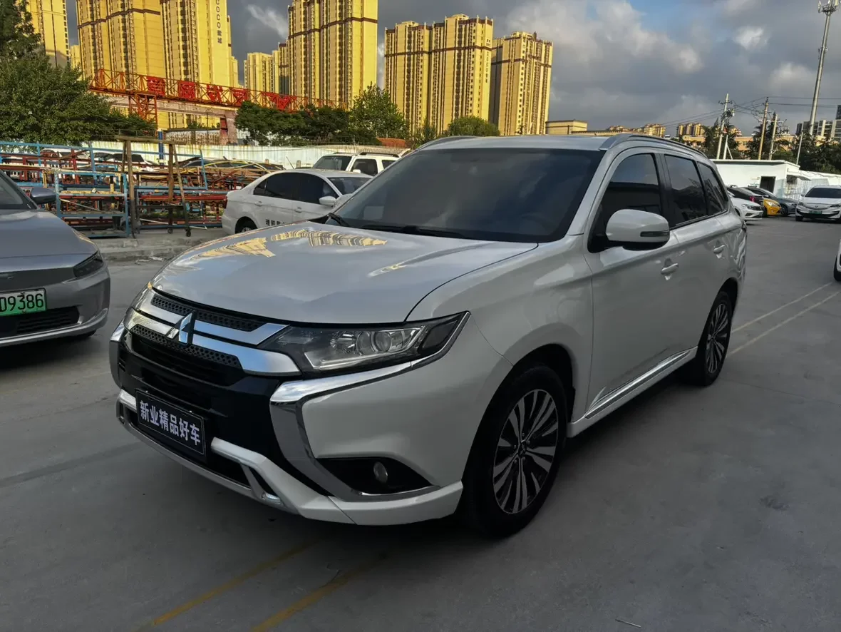 Mitsubishi Outlander  из Китая