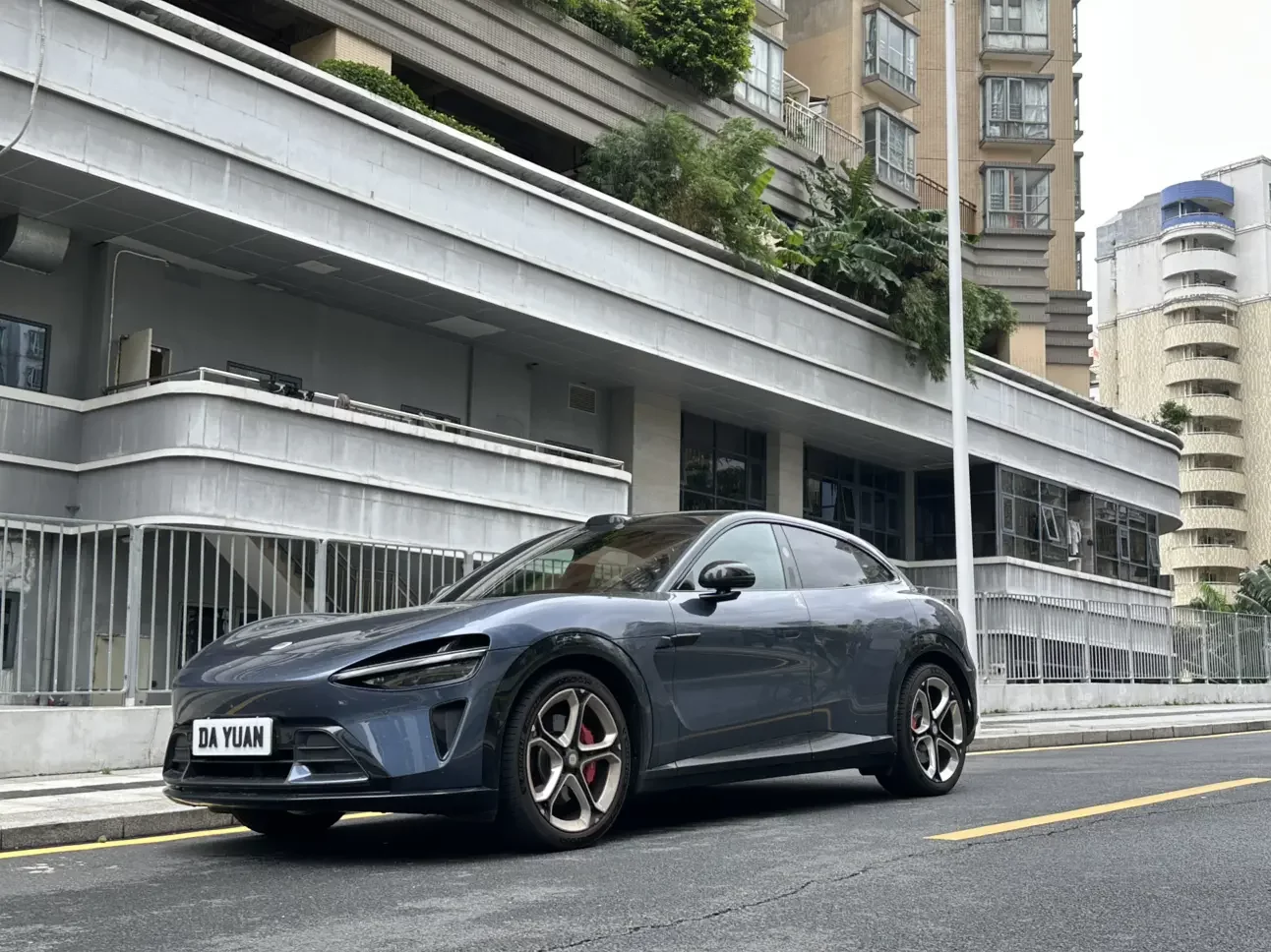 Xiaomi car Xiaomi YU7  из Китая