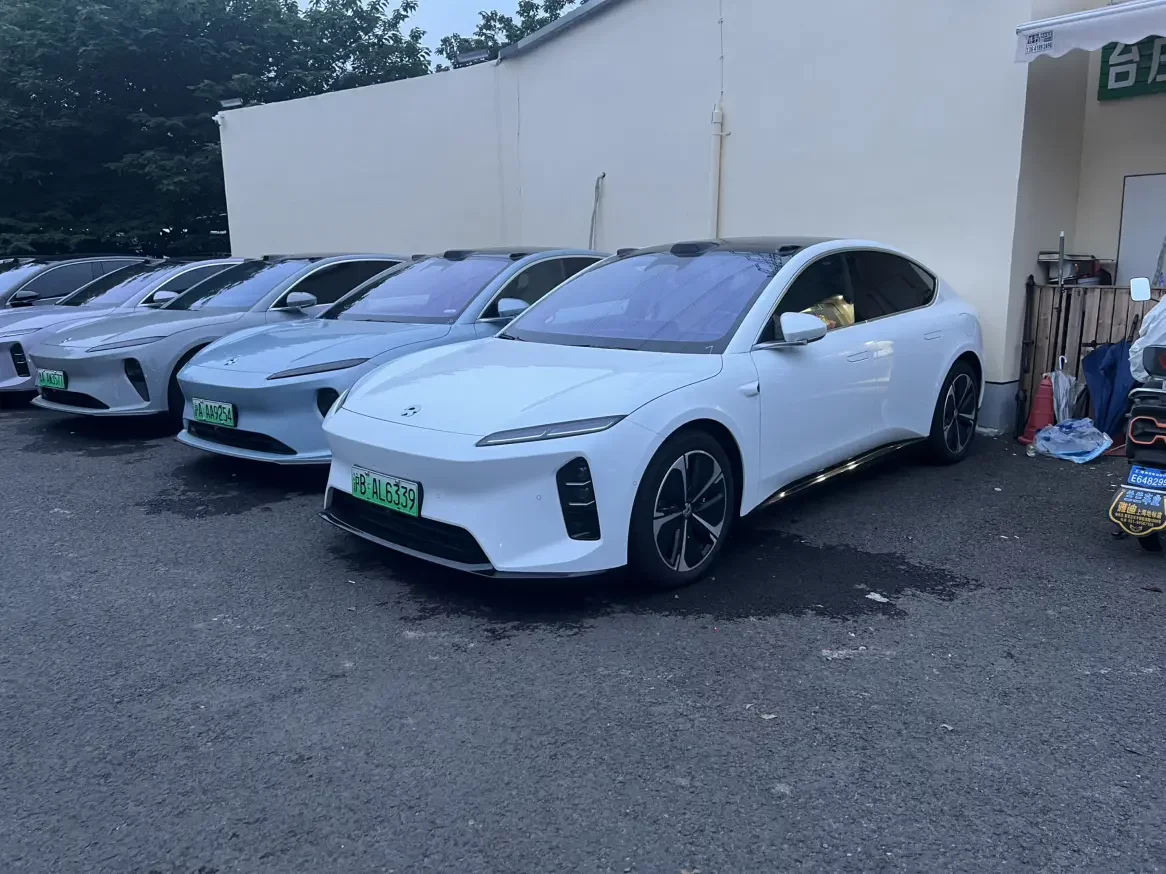 NIO ET5