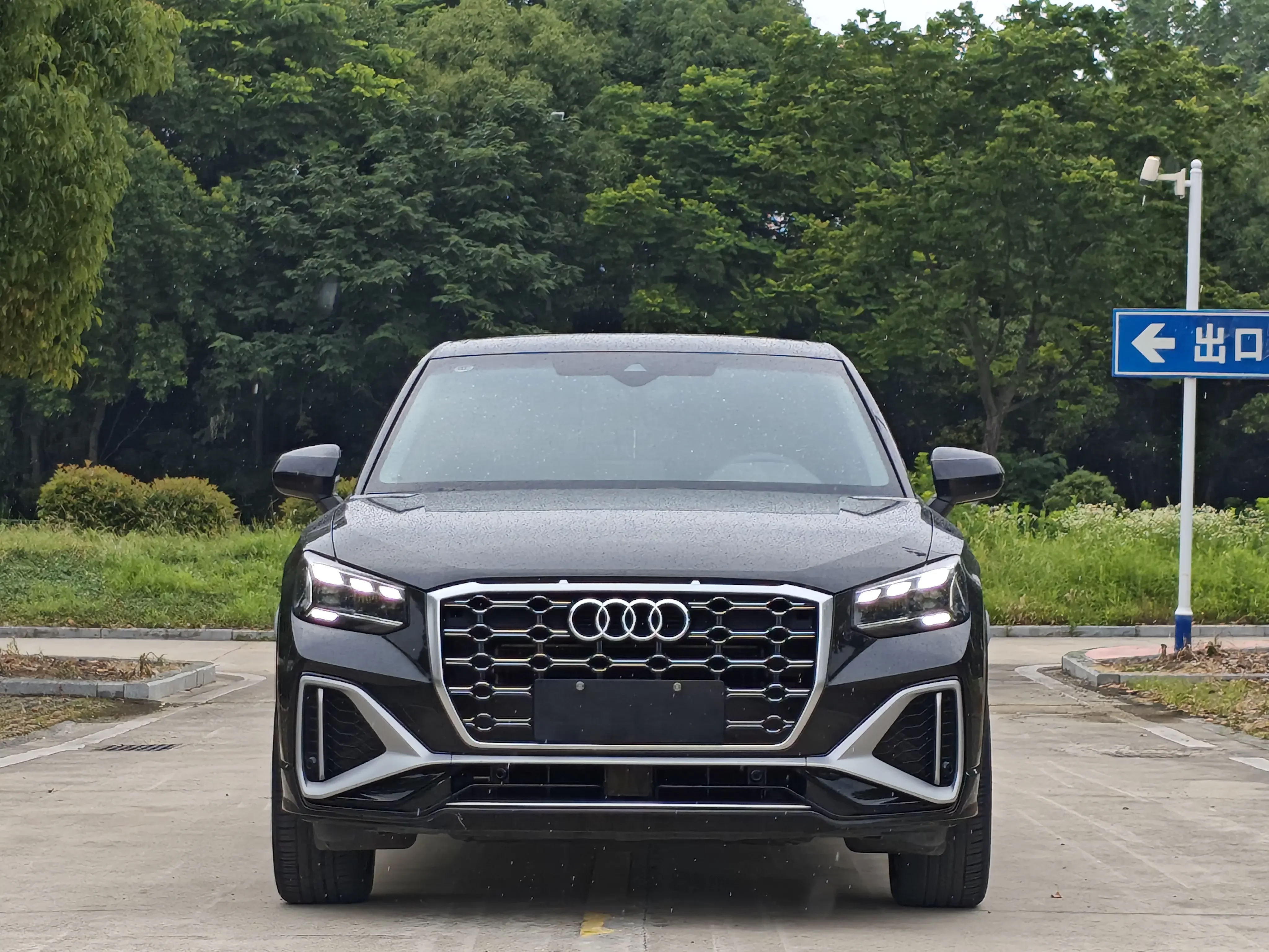 Audi Q2L