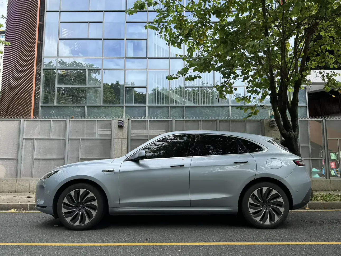 AITO M5