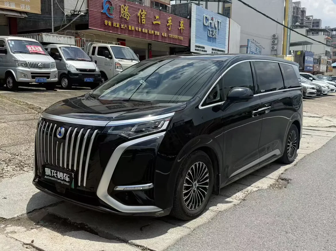 Denza D9 EV