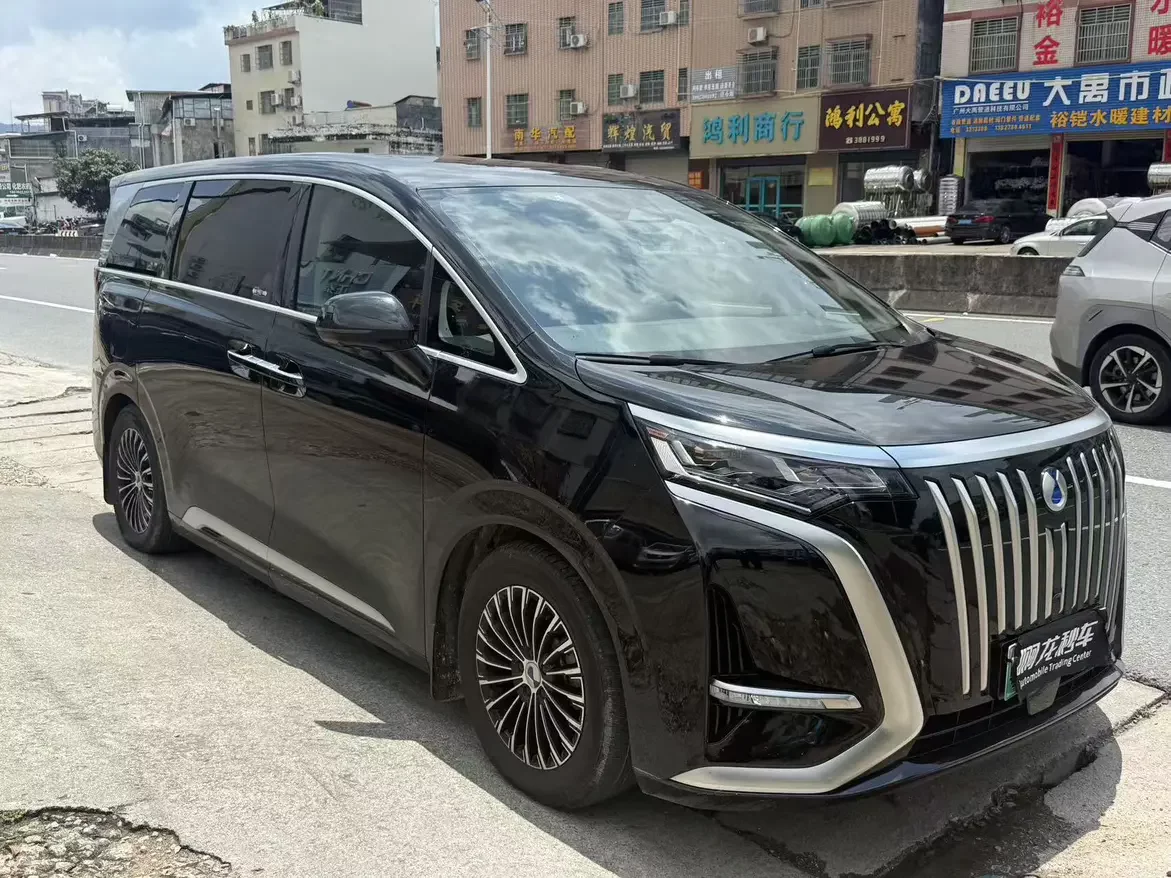 Denza D9 EV