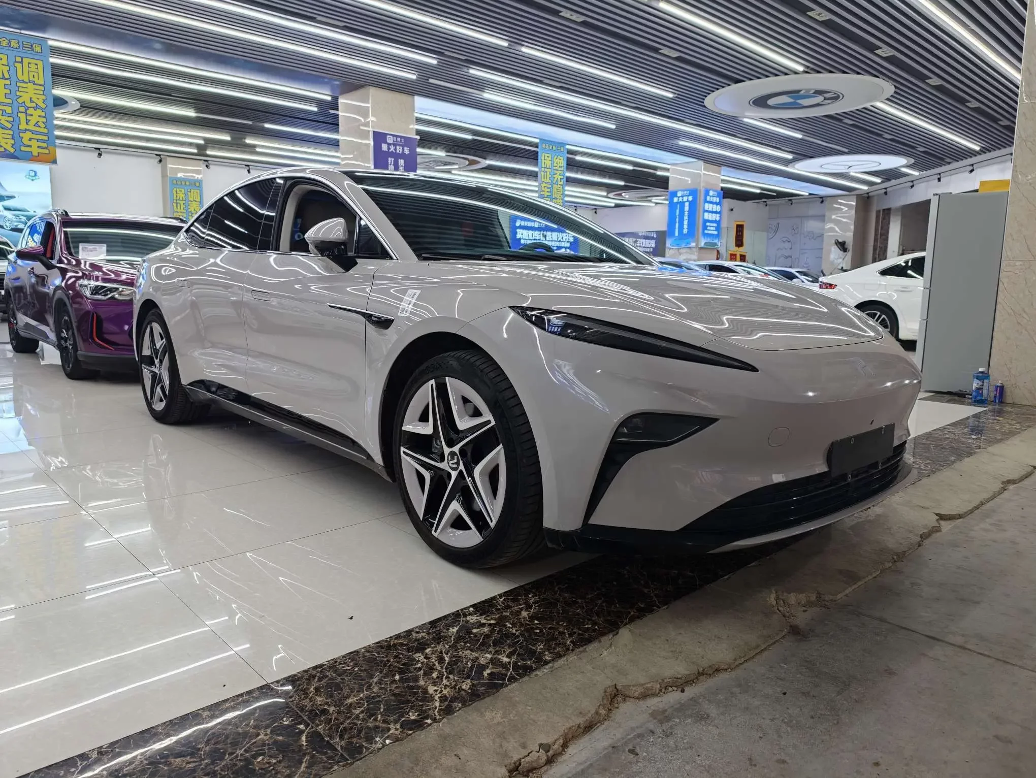 Rising Auto Feifan F7
