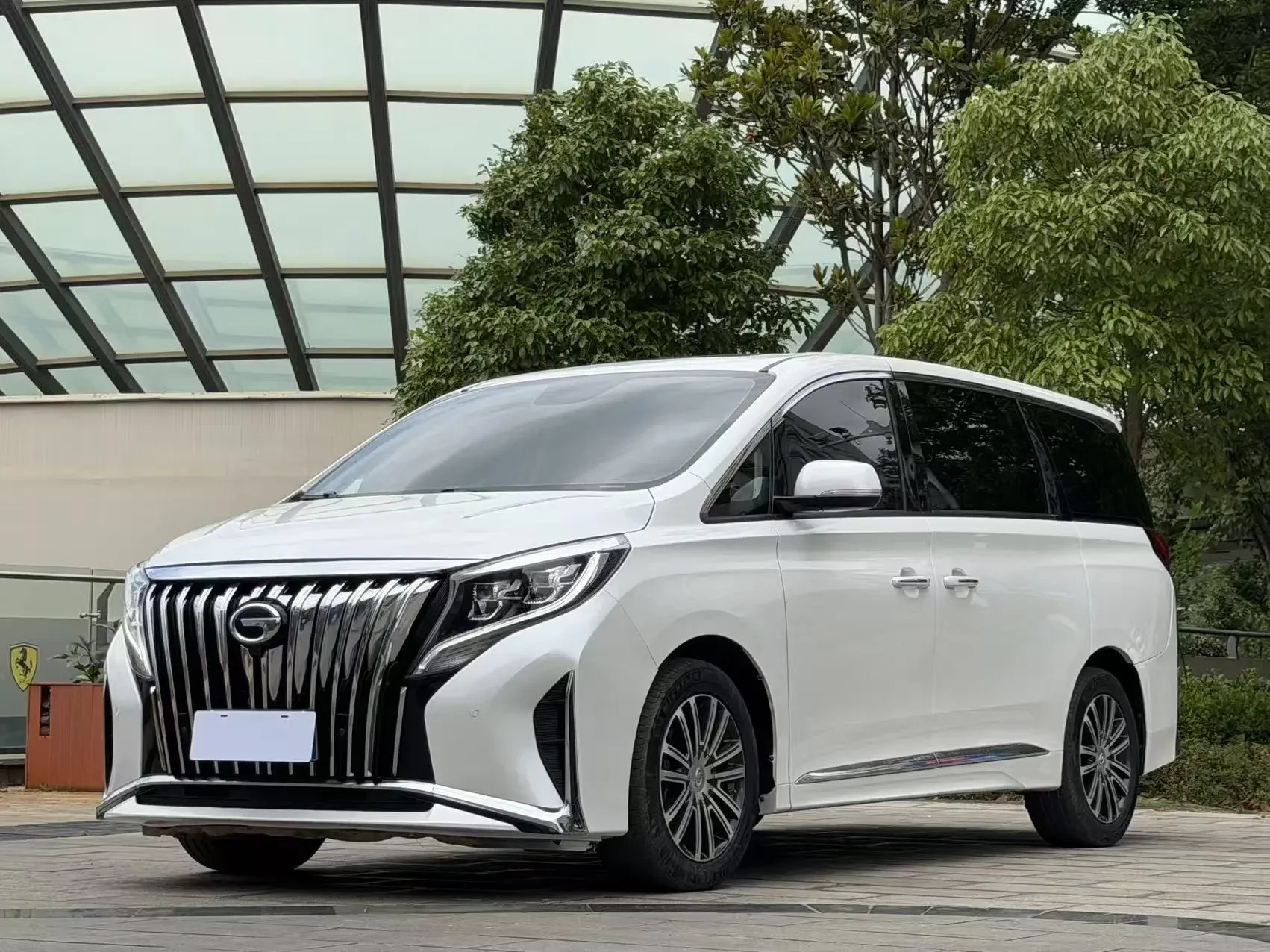 GAC Trumpchi M8  из Китая
