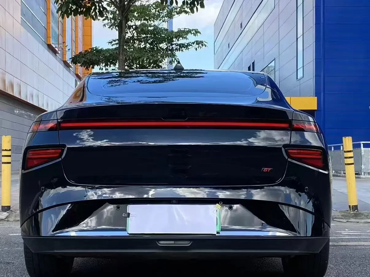 Xpeng P7
