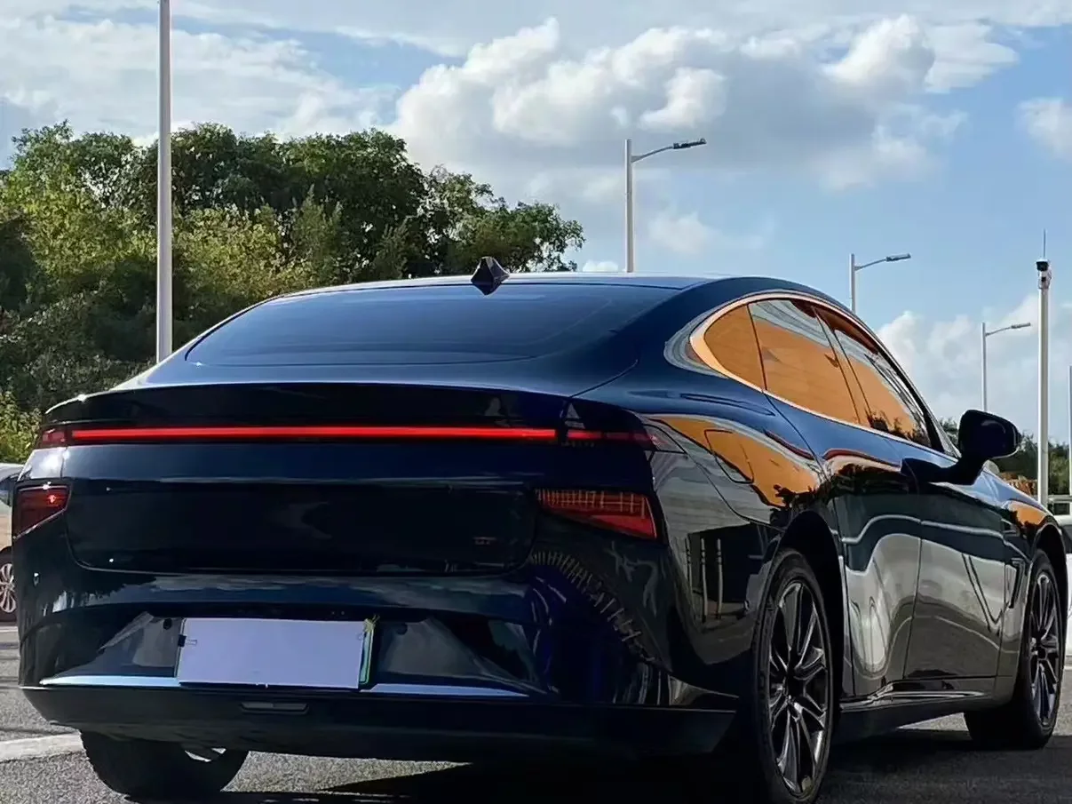 Xpeng P7