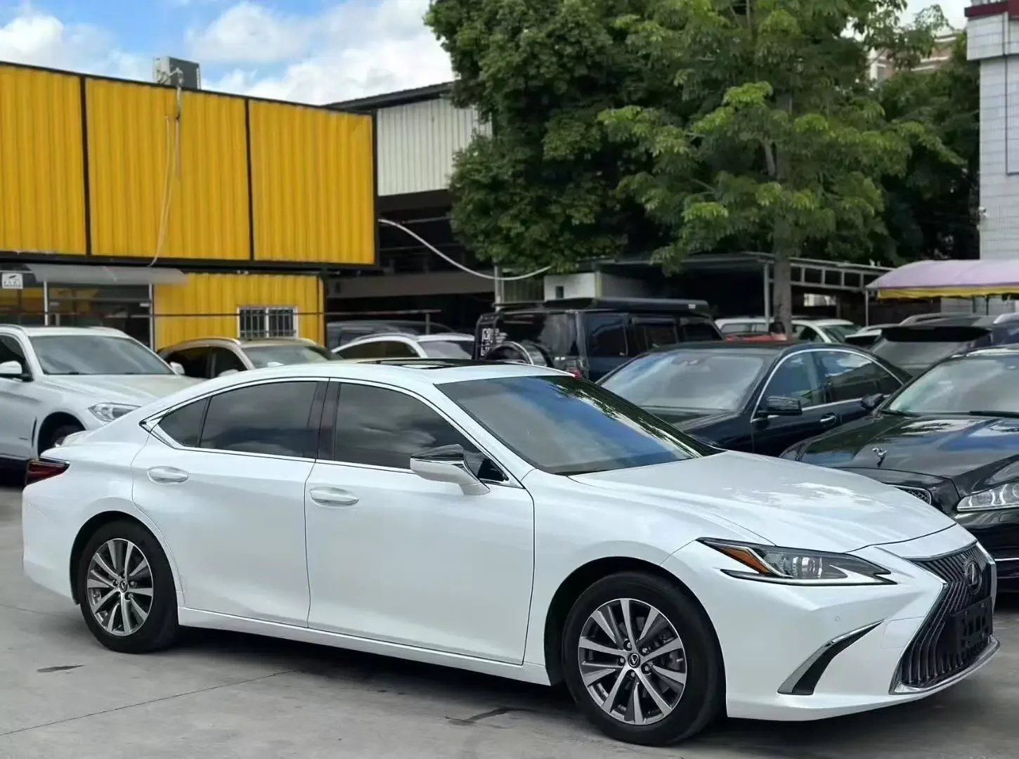 Lexus ES