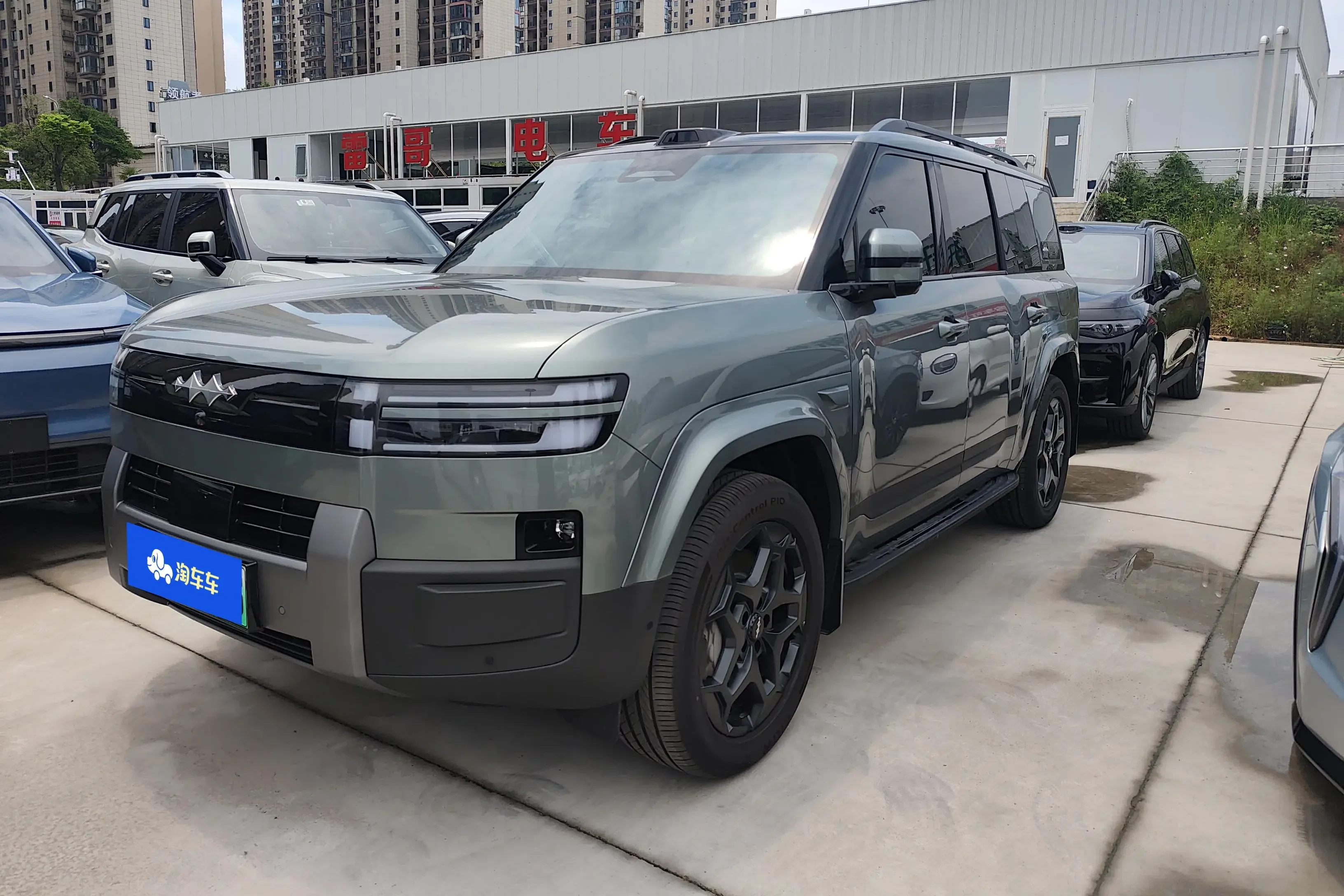 BYD Leopard Titanium 7 PHEV