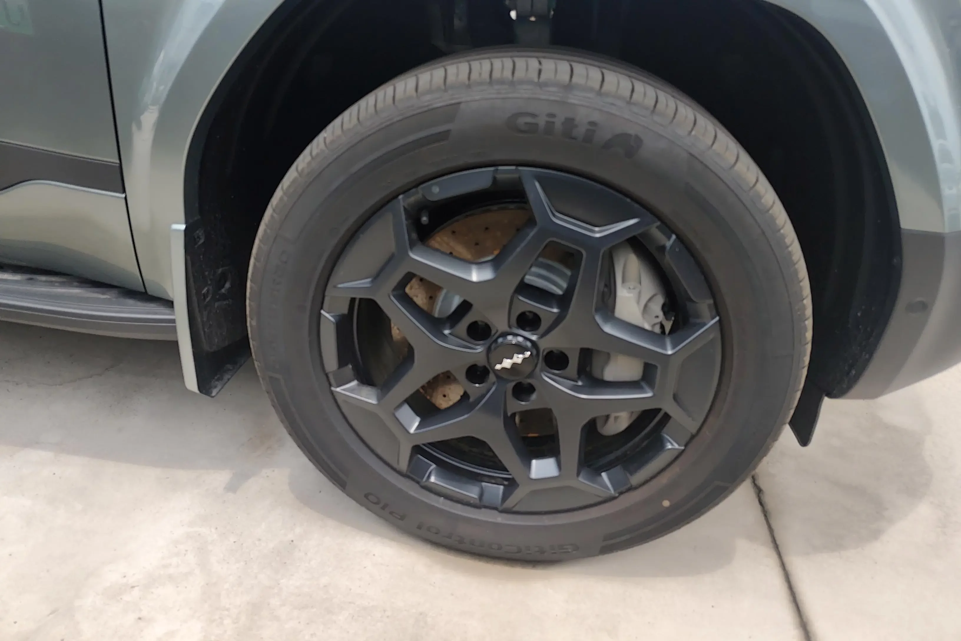 BYD Leopard Titanium 7 PHEV