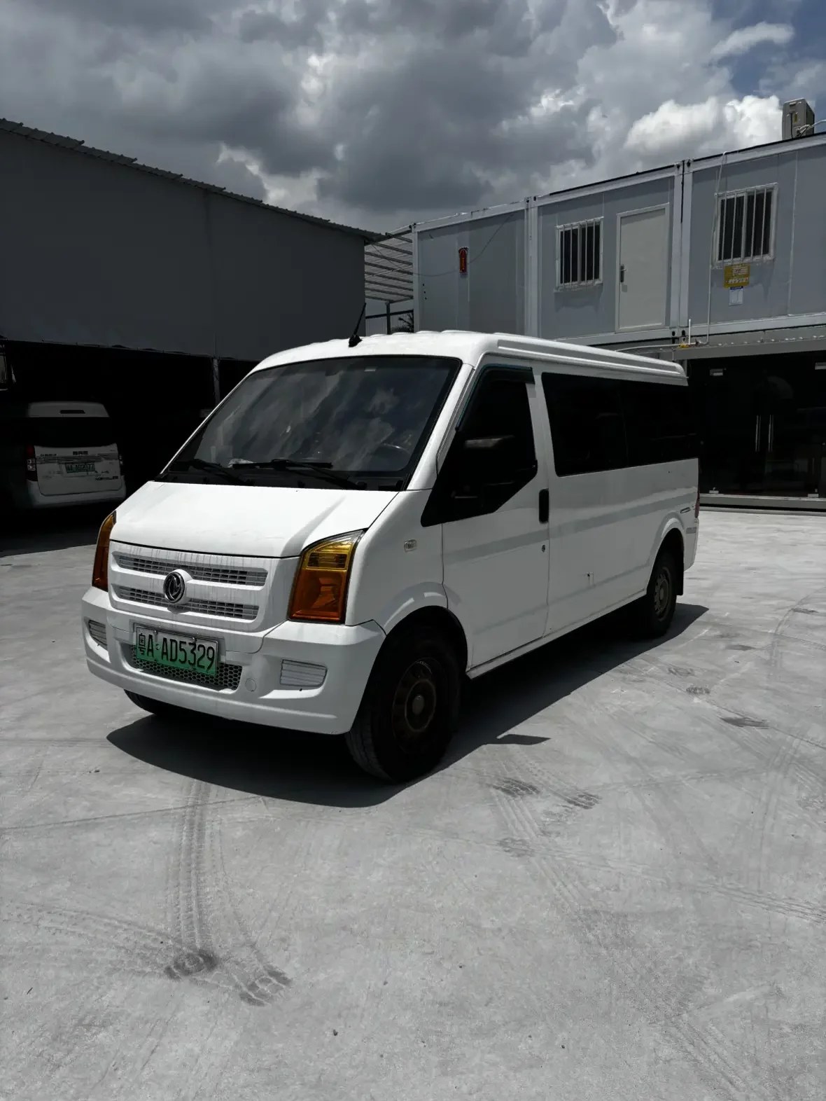 Dongfeng Xiaokang EC36  из Китая