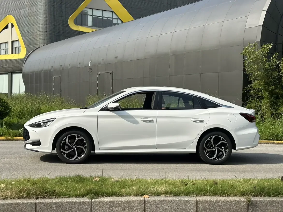 MG 5