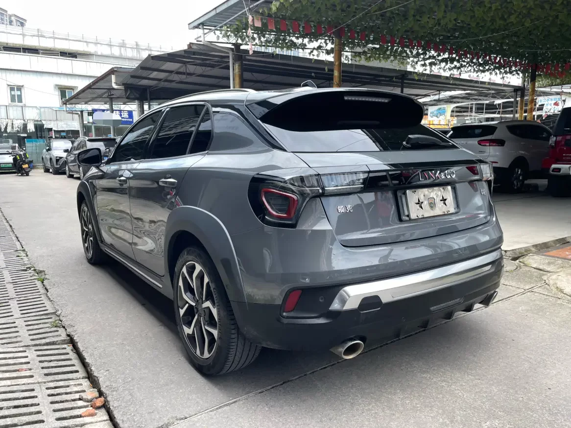 Lynk & Co 02