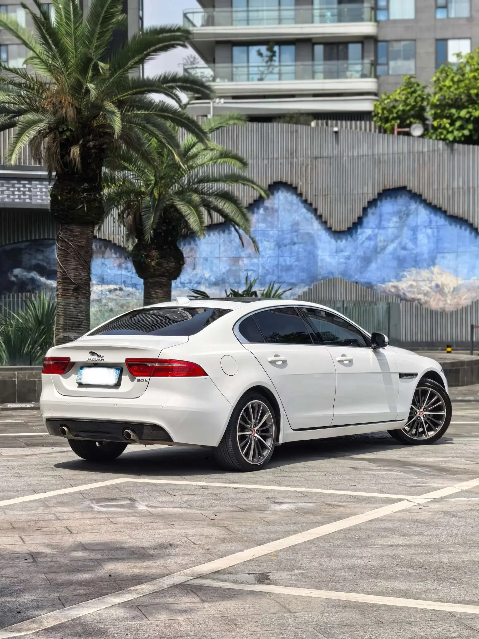 Jaguar XEL