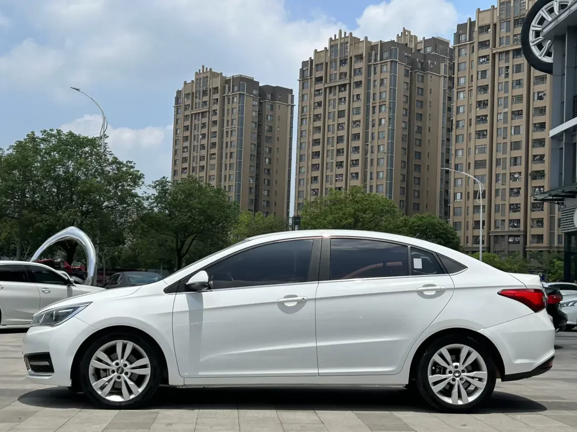 Chery Arrizo 5