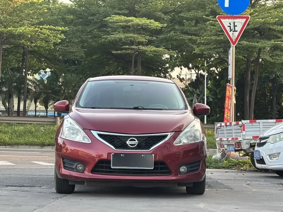 Nissan Tiida