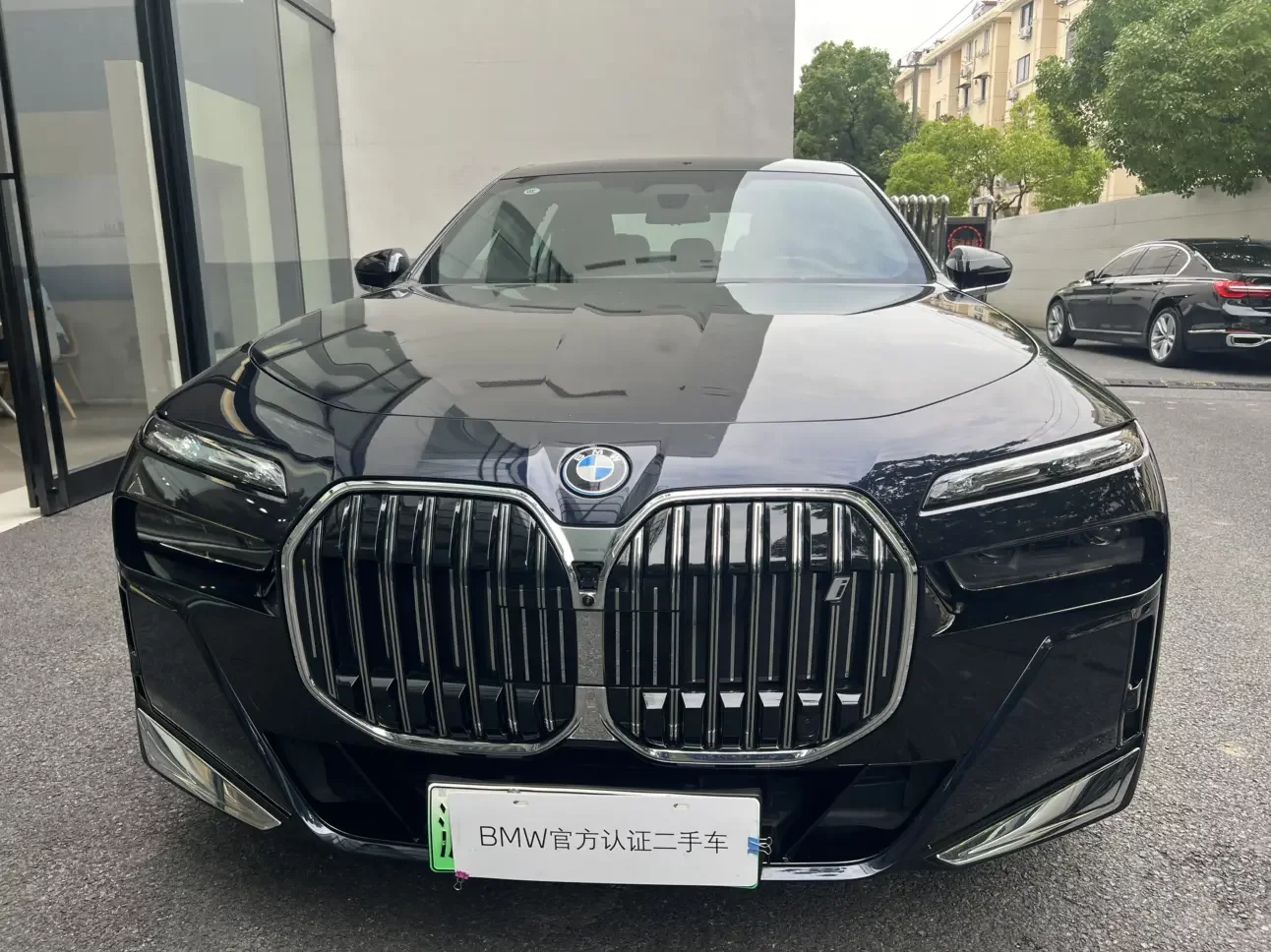 BMW i7