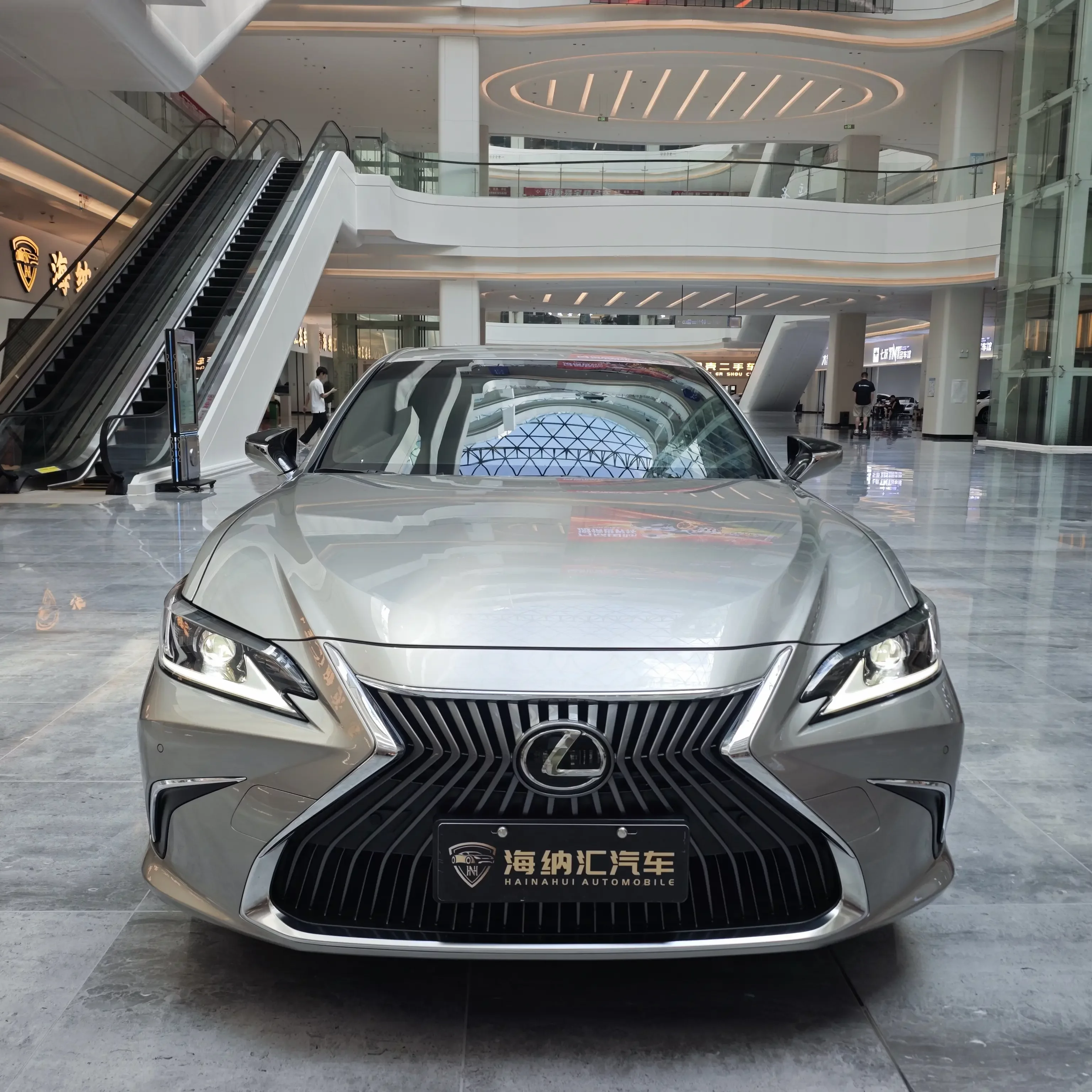 Lexus ES
