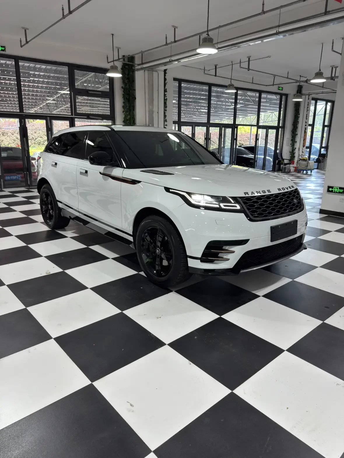 Land Rover Range Rover Velar
