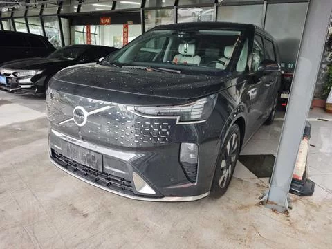 Volvo EM90