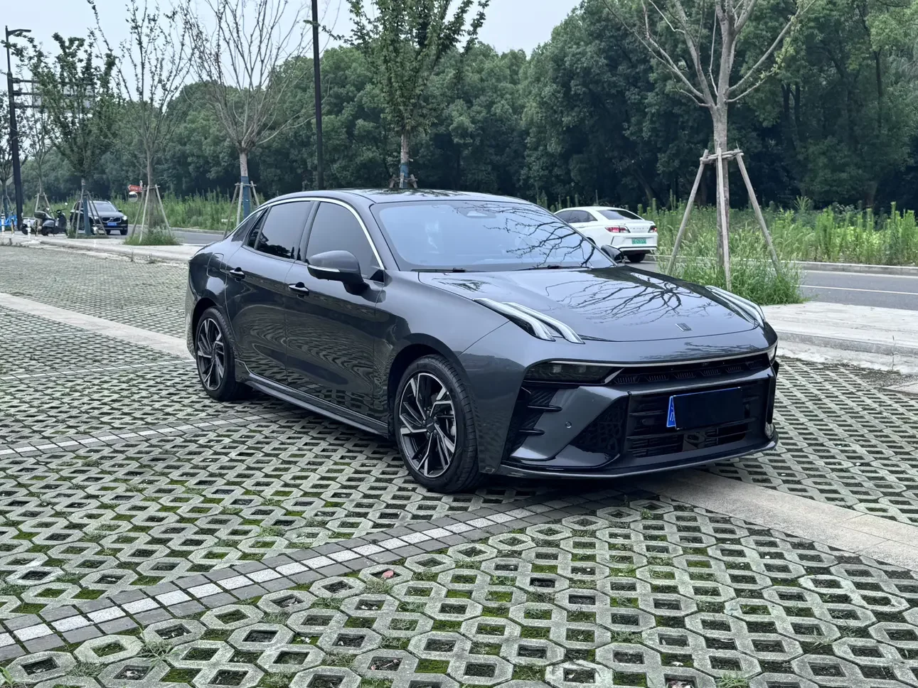 Lynk & Co 03