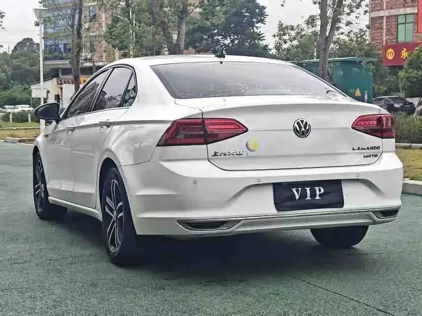 Volkswagen Lamando