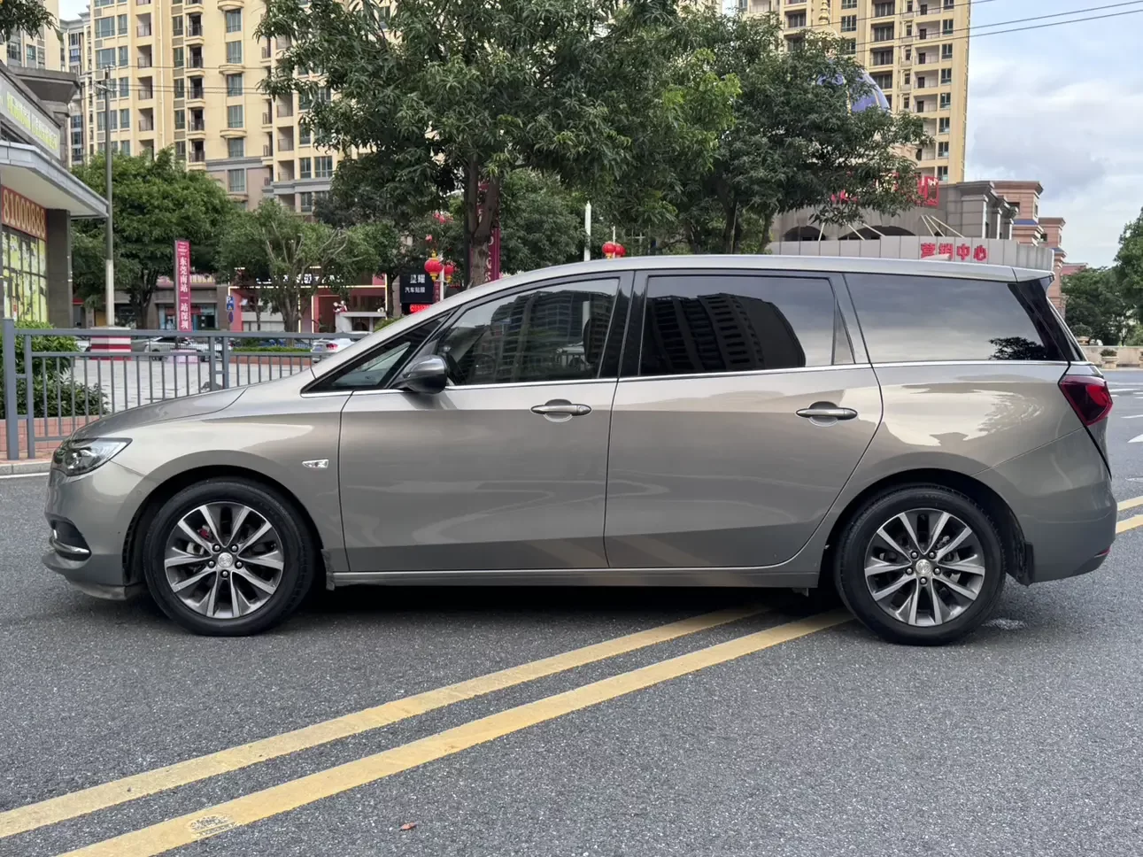 Buick GL6