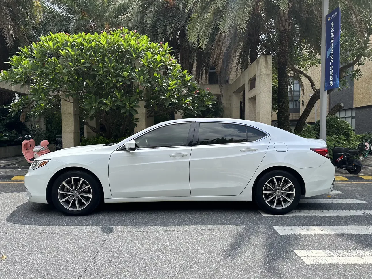 Acura TLX-L