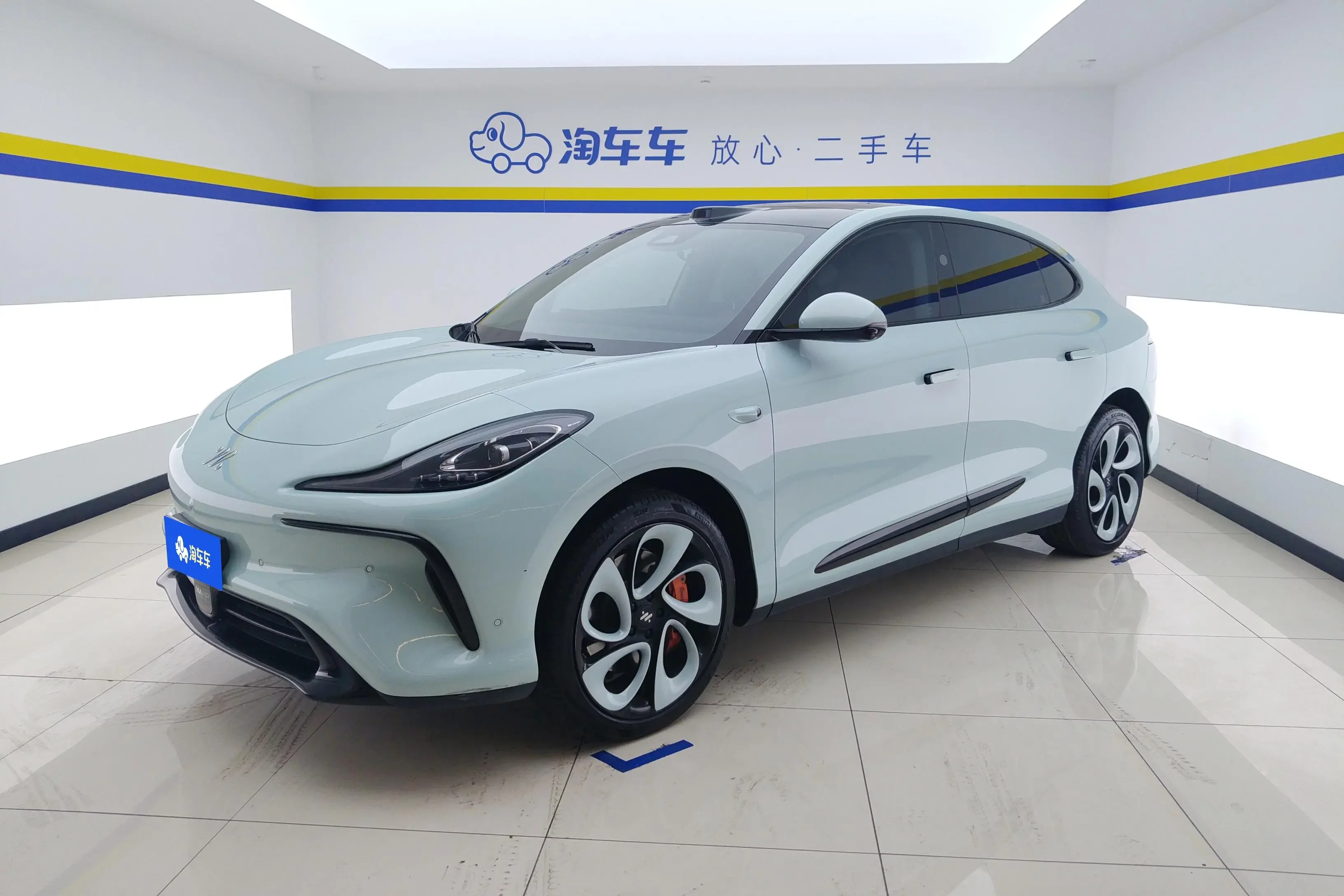 Zhiji LS6  из Китая