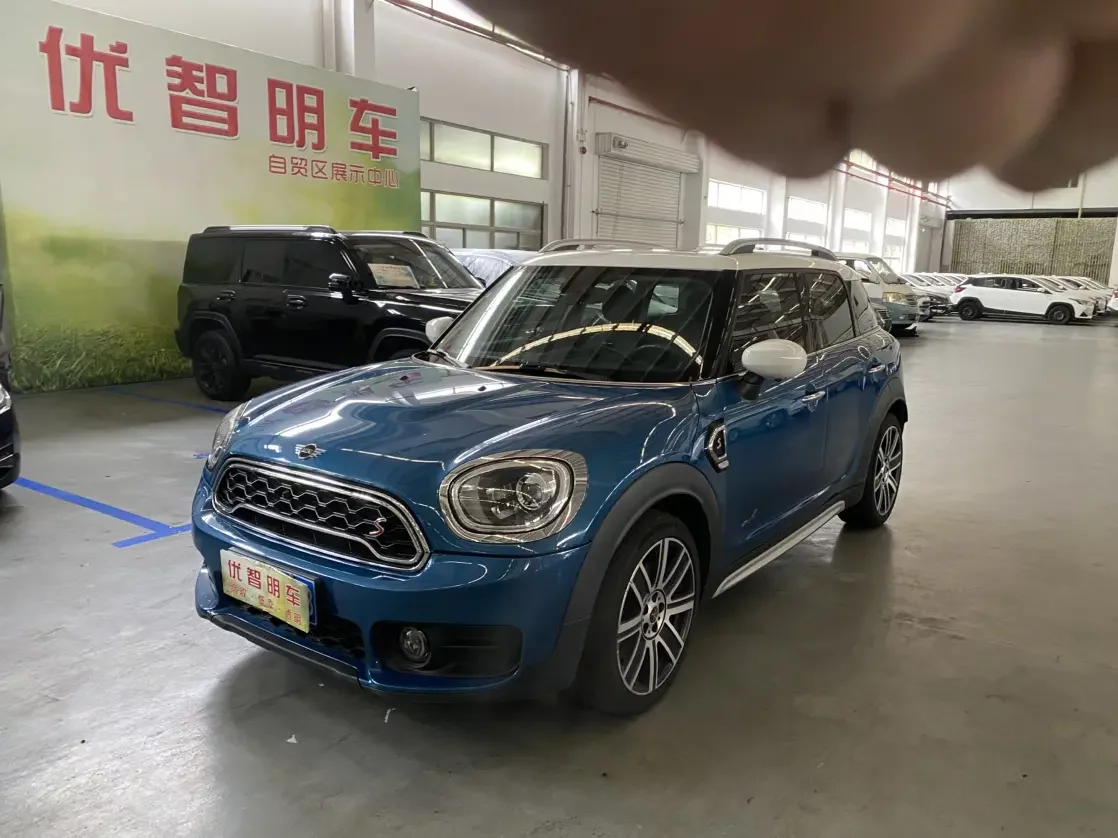 MINI COUNTRYMAN