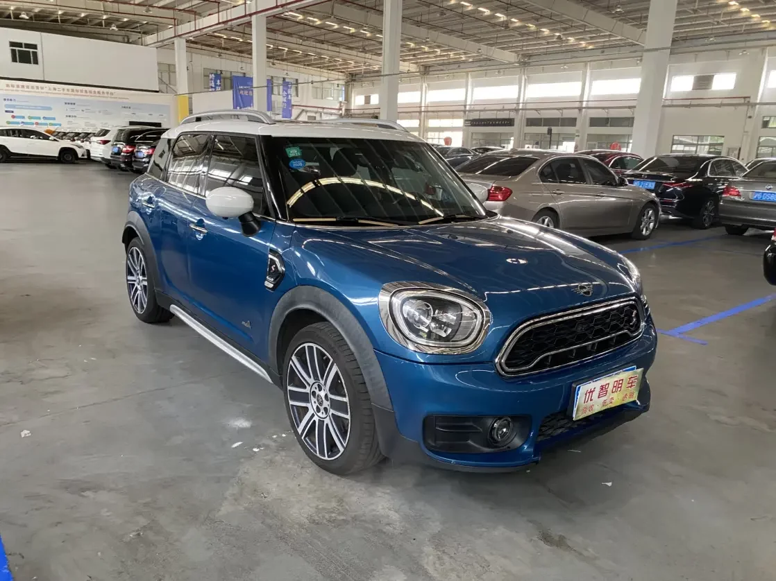 MINI COUNTRYMAN